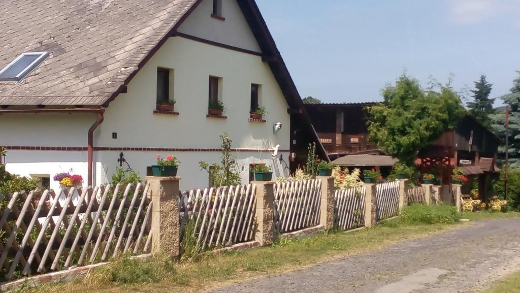 Jablonné v Podještědí U Tri Kocek酒店 外观 照片