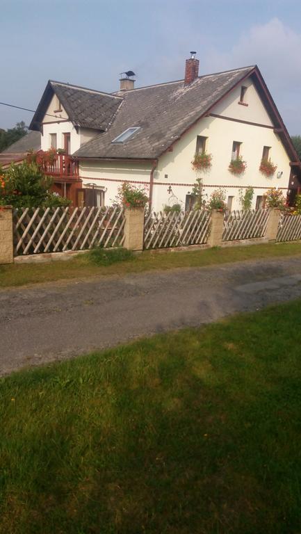 Jablonné v Podještědí U Tri Kocek酒店 外观 照片