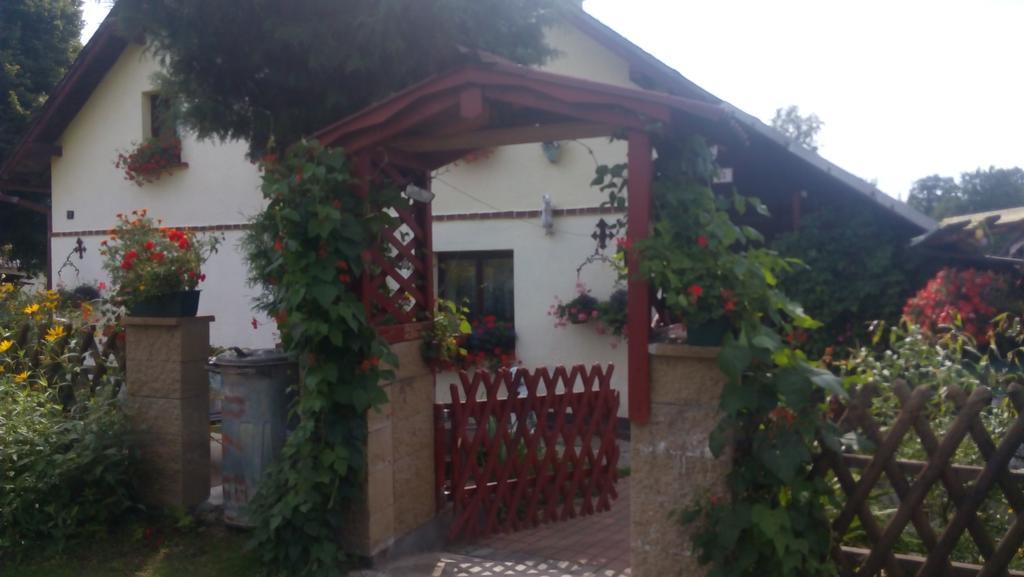 Jablonné v Podještědí U Tri Kocek酒店 外观 照片